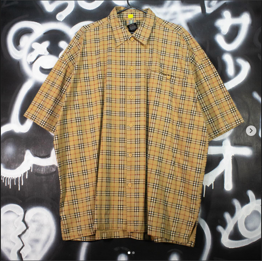 2XL Sin Tag, Check Pattern (Burberry Pattern) Button Up Shirt. (2XL)